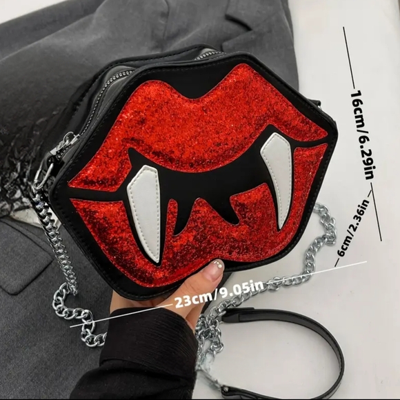 Vampire Lips Red Glitter Purse - Picture 2 of 4